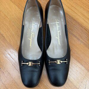 Salvatore Ferragamo Pumps - Size 6